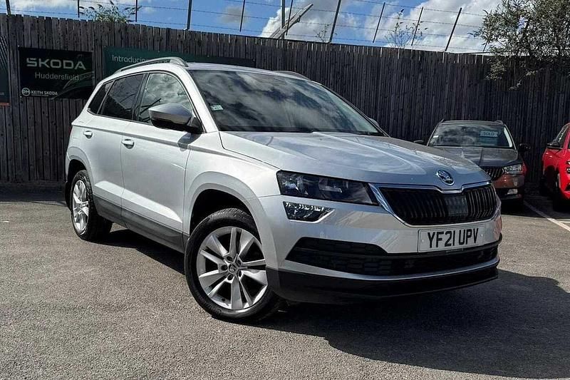 Brilliant silver Used 2021 Skoda Karoq SE Technology SUV | £14,991 (Good price) - Image 1/4