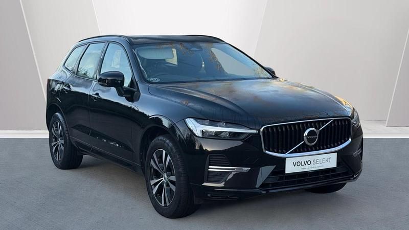 Used Volvo XC60 Core 250 HP (183 kW) 2023 Red SUV