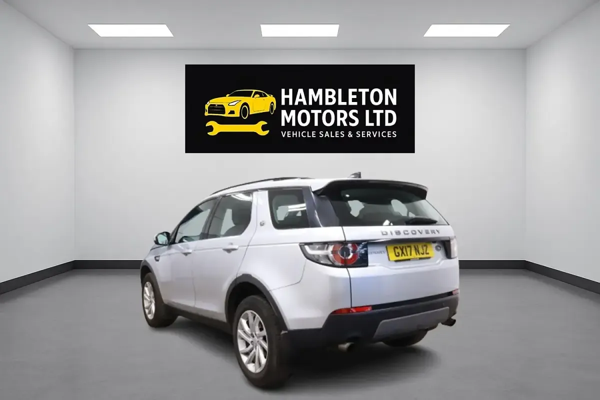 Używany Land Rover Discovery Sport SE 180 KM (132 kW) 2017 Srebrny SUV