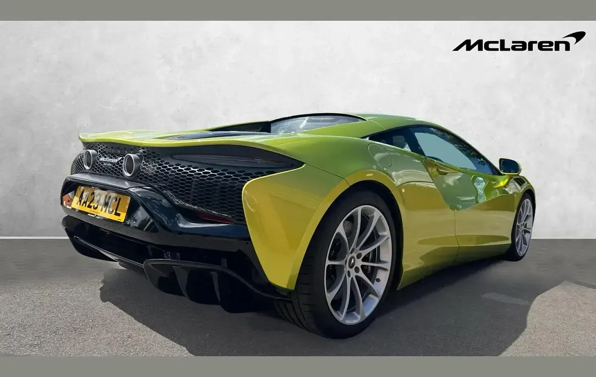 Used McLaren Artura 680 HP (500 kW) 2023 Green Coupe