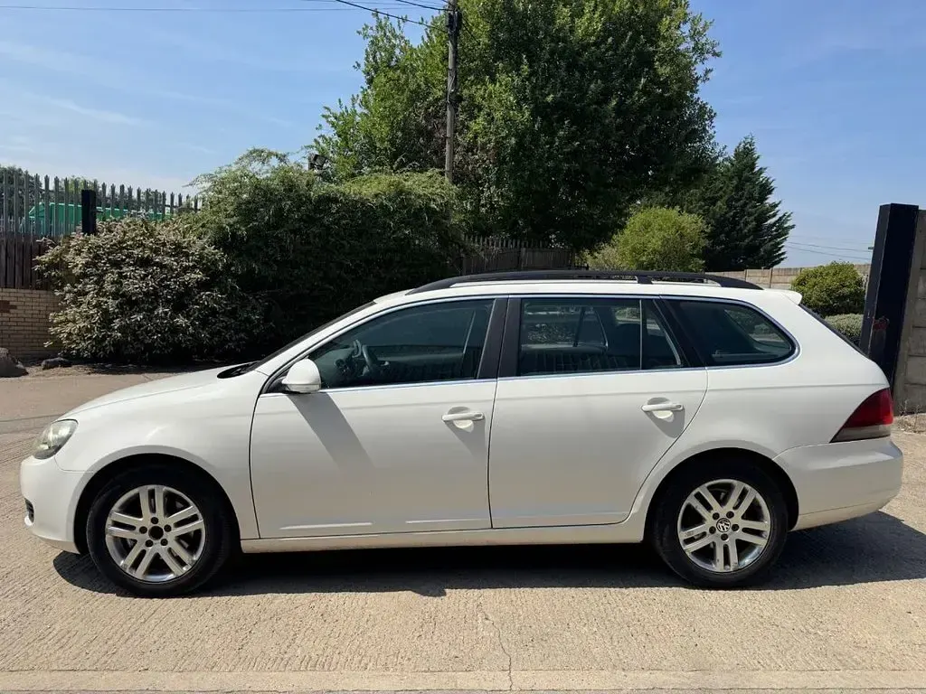 Used VW Golf VII SE 2013 White Estate