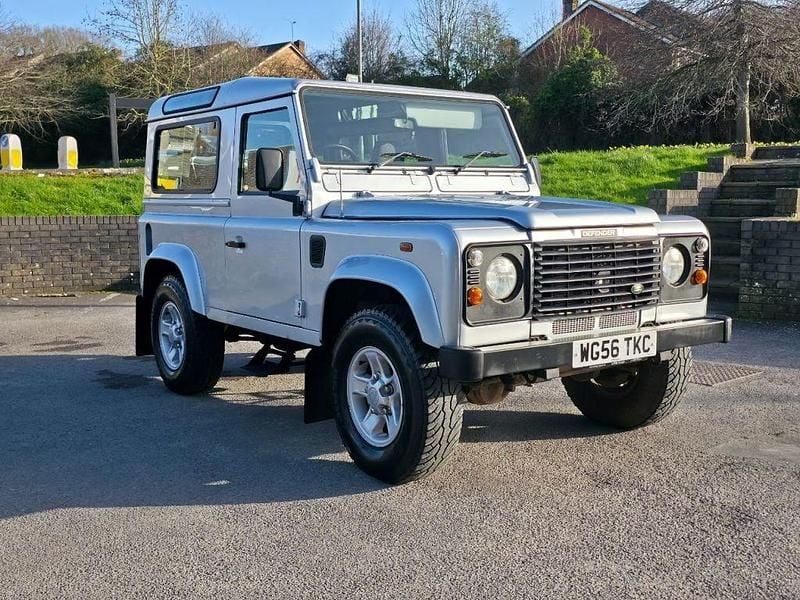Used Land Rover Defender 120 HP (88 kW) 2007 Silver Estate