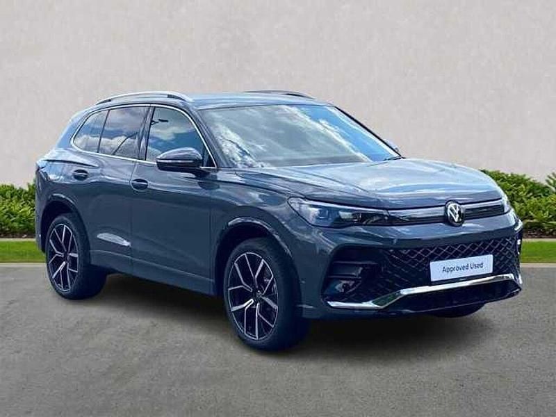 New 2025 VW Tiguan R-line SUV | £50,000 - Image 1/4