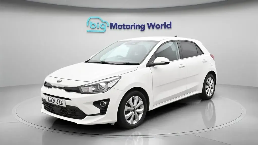 Used Kia Rio 118 HP (86 kW) 2021 White Hatchback