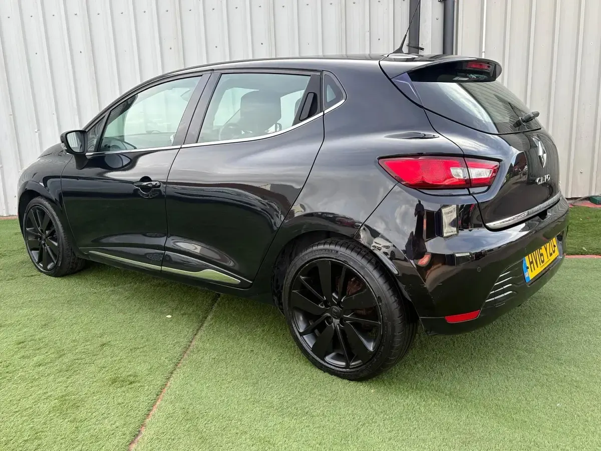 Used Renault Clio Dynamique 2016 Black Hatchback