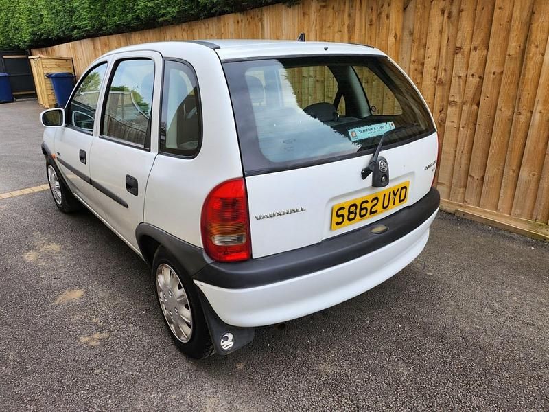 White Used 1999 Vauxhall Corsa S Hatchback | £990 - Image 1/4