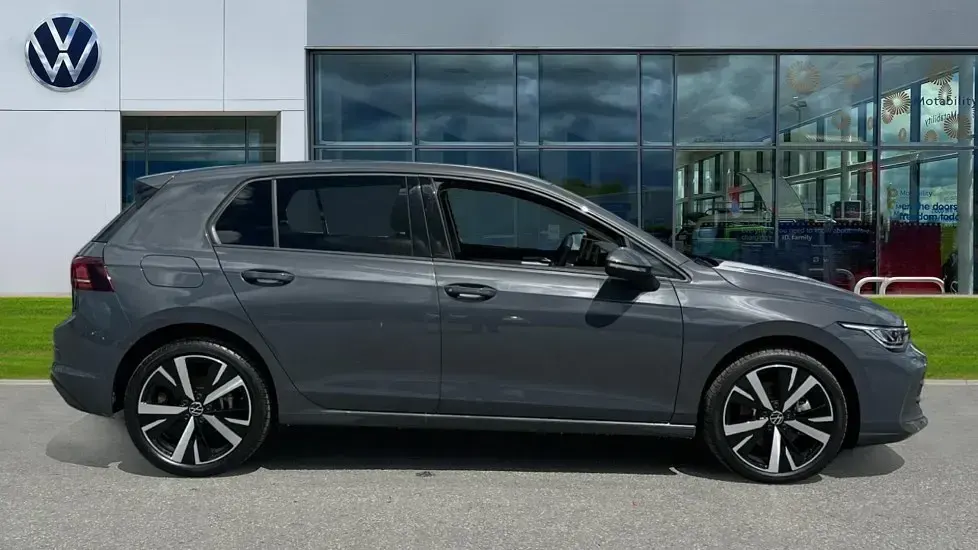 New VW Golf VIII Match 204 HP (150 kW) 2026 Dolphin grey metallic Hatchback