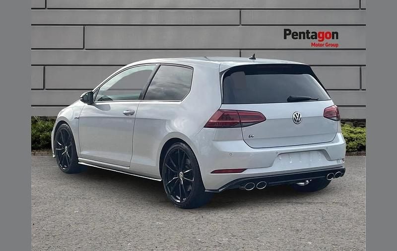 Second-hand VW Golf VII R 296 CP (217 kW) 2019 Argintiu Hatchback