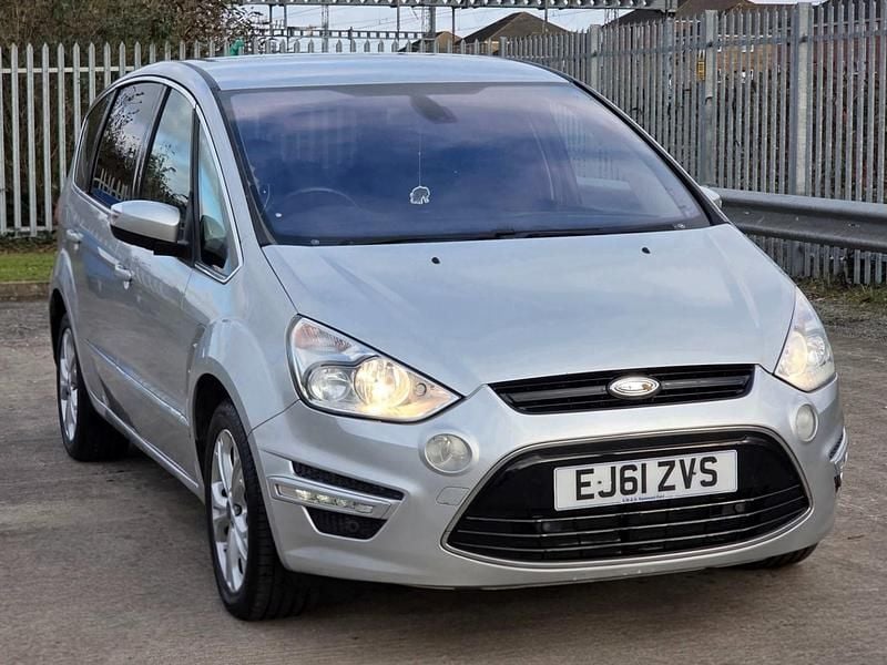 Used Ford S-MAX Titanium 140 HP (102 kW) 2011 Silver MPV