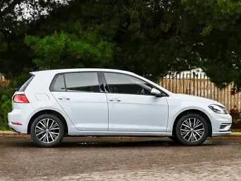 Used VW Golf VII SE 110 HP (80 kW) 2018 Silver Hatchback