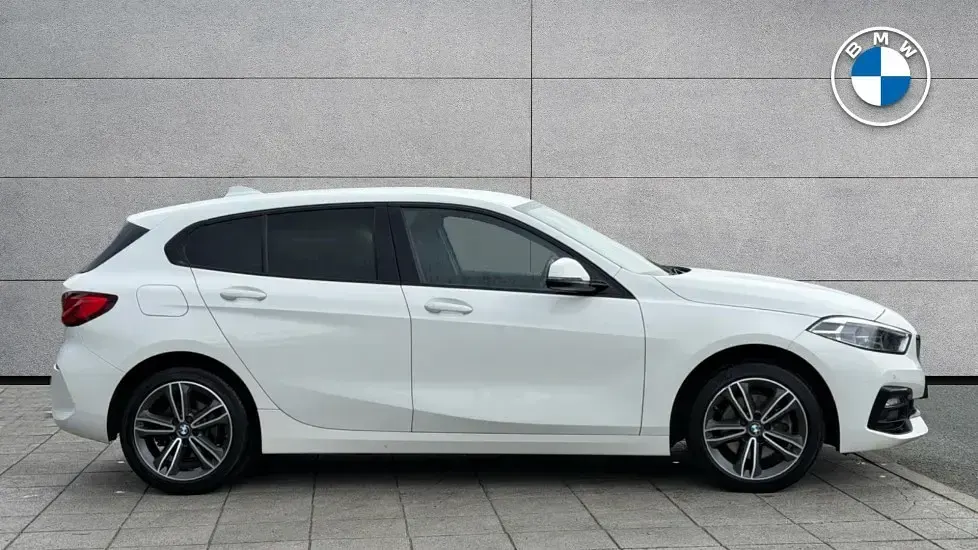 Usado BMW 118 Sport Line 134 HP (98 kW) 2024 Branco Citadino