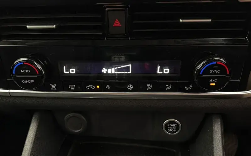 Used Nissan Qashqai Acenta Premium 140 HP (102 kW) 2023 Red SUV