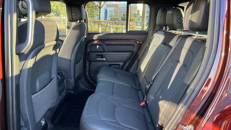 Used Land Rover Defender 350 HP (257 kW) 2024 Red SUV