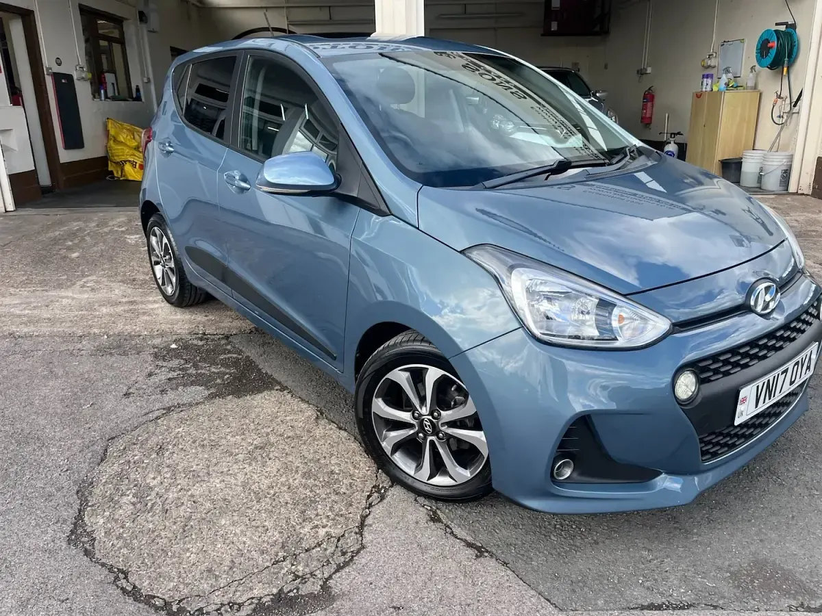 Used Hyundai i10 Premium SE 87 HP (63 kW) 2017 Blue Hatchback