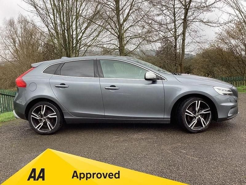 Used Volvo V40 R-Design 122 HP (89 kW) 2019 Grey Hatchback