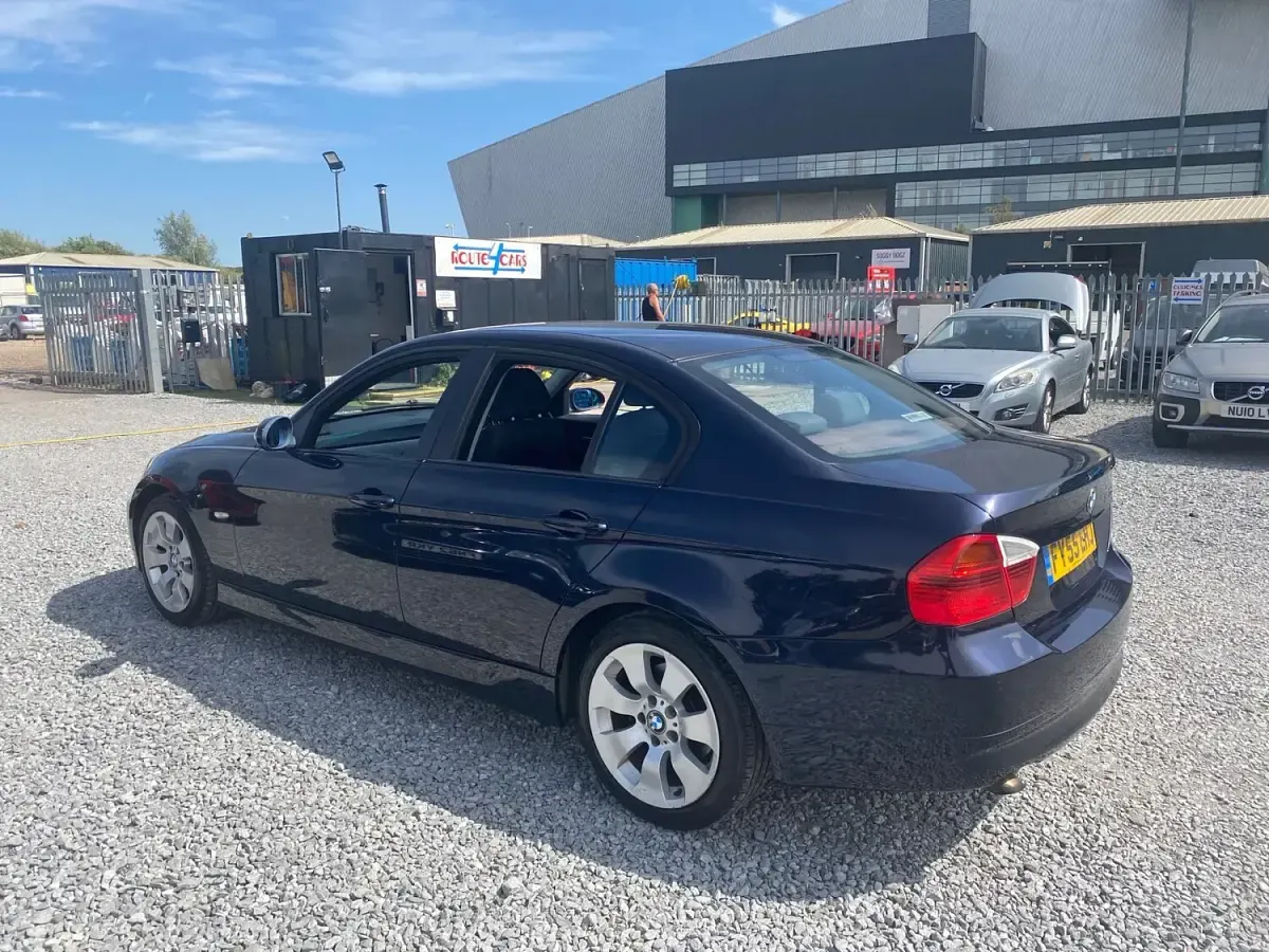 Used BMW 320 2005 Blue Sedan