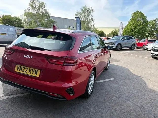 Used Kia Ceed 2022 Red Hatchback