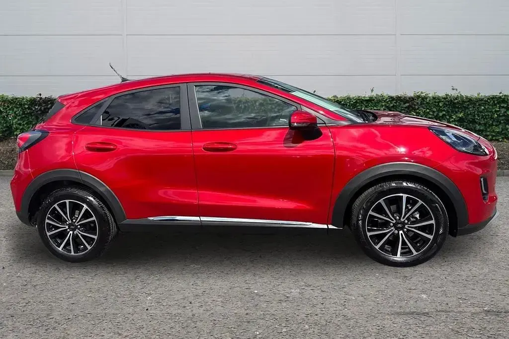 Used Ford Puma Titanium 125 HP (91 kW) 2023 Red SUV