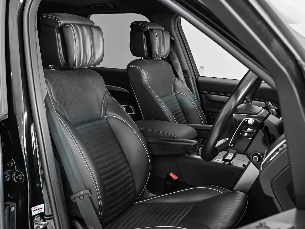 Used Land Rover Discovery HSE Dynamic 2023 Black SUV