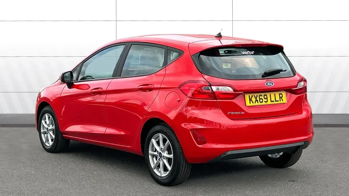 Used Ford Fiesta Zetec 85 HP (62 kW) 2019 Red Hatchback