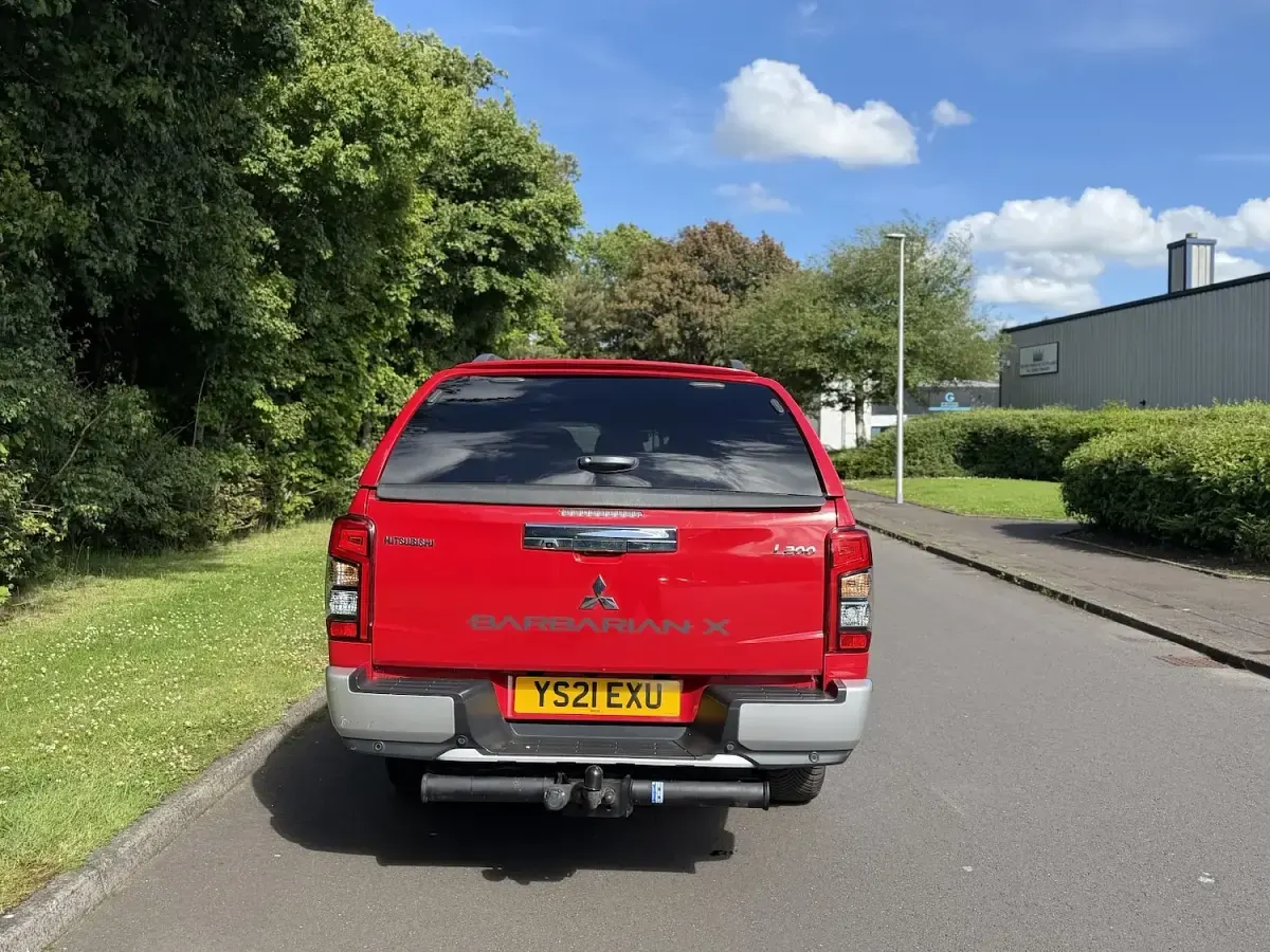Used Mitsubishi L200 150 HP (110 kW) 2021 Red Pickup