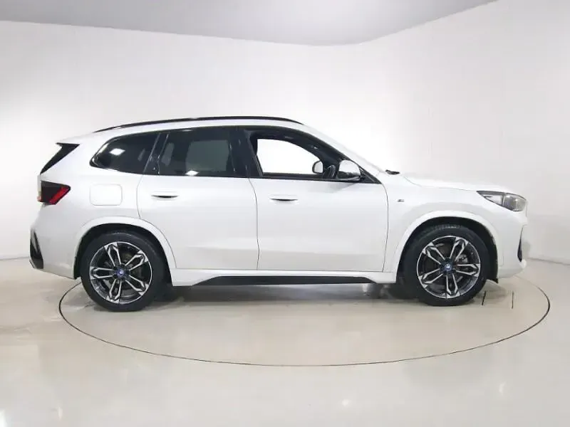 Usado BMW iX1 M Sport 227 kW (309 HP) 2023 Branco SUV