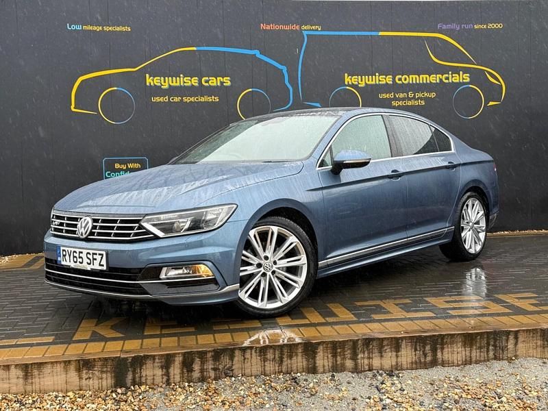 Begagnad VW Passat R-line 190 HK (139 kW) 2015 Blå Sedan