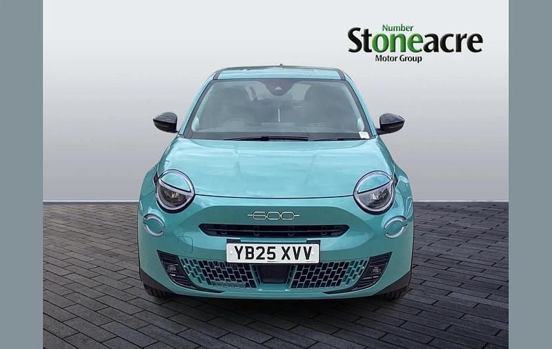 Used Fiat 600 136 HP (100 kW) 2025 Blue SUV