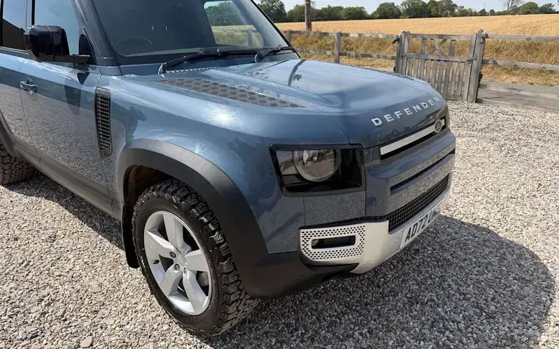 Used Land Rover Defender HSE 249 HP (183 kW) 2022 Blue SUV