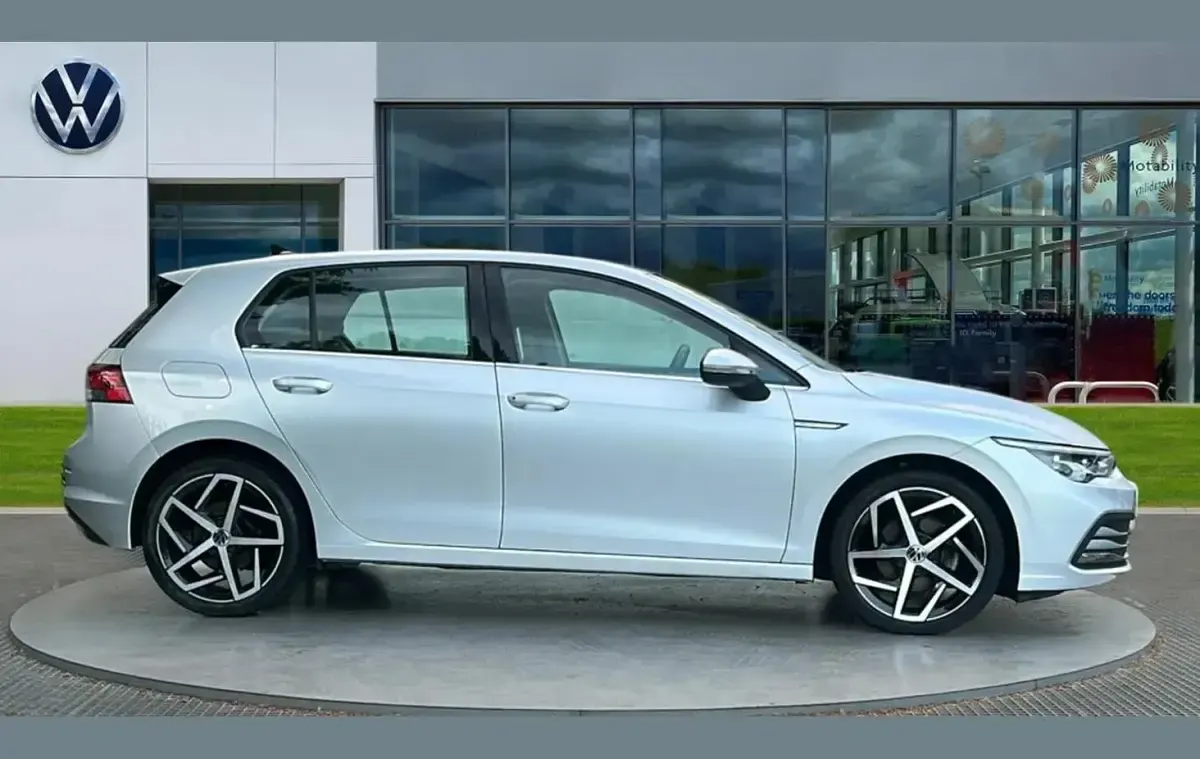 Used VW Golf VIII Style 128 HP (94 kW) 2021 Silver Hatchback