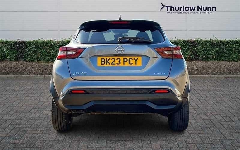 Used Nissan Juke N-Connecta 143 HP (105 kW) 2023 Grey SUV