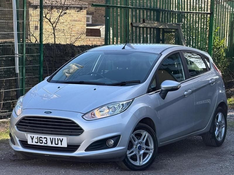 Used Ford Fiesta Zetec 2013 Silver Hatchback