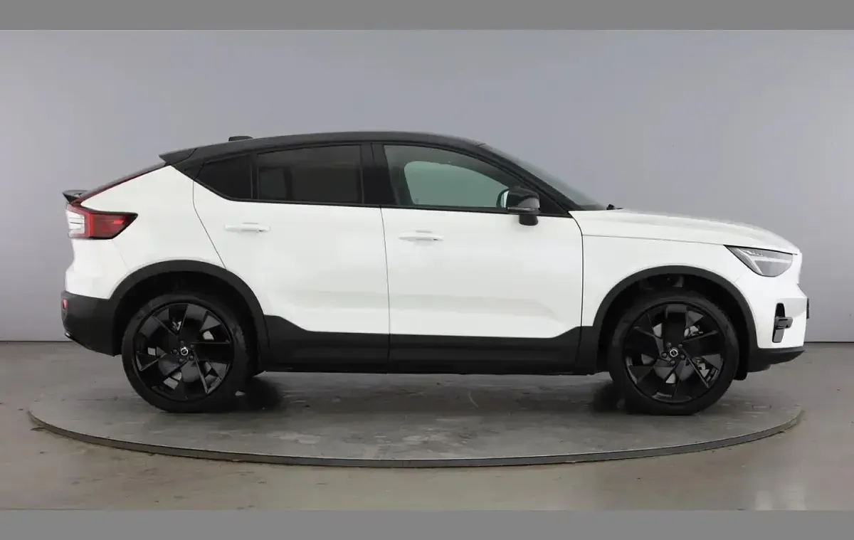 Nowe Volvo EC40 Plus 182 kW (248 KM) 2026 Biały SUV