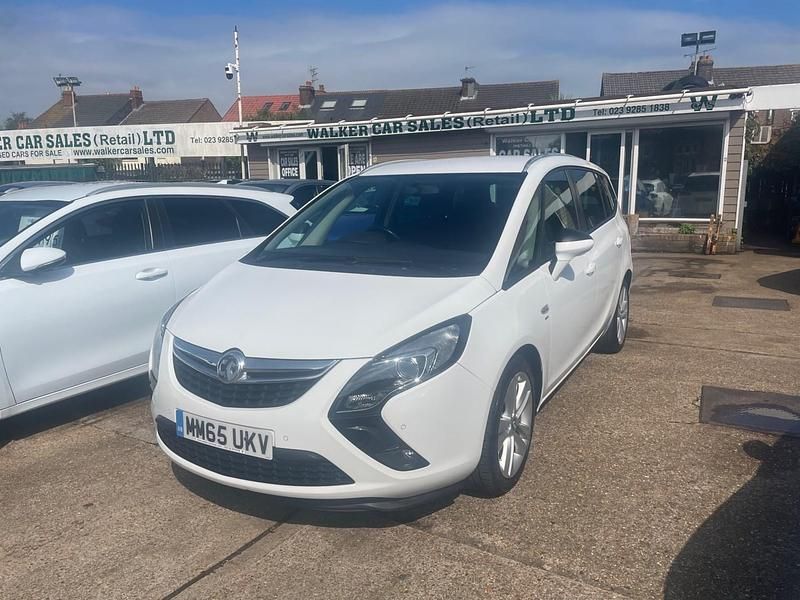 White Used 2015 Vauxhall Zafira SRi MPV | £6,995 (A bit pricey) - Image 1/4