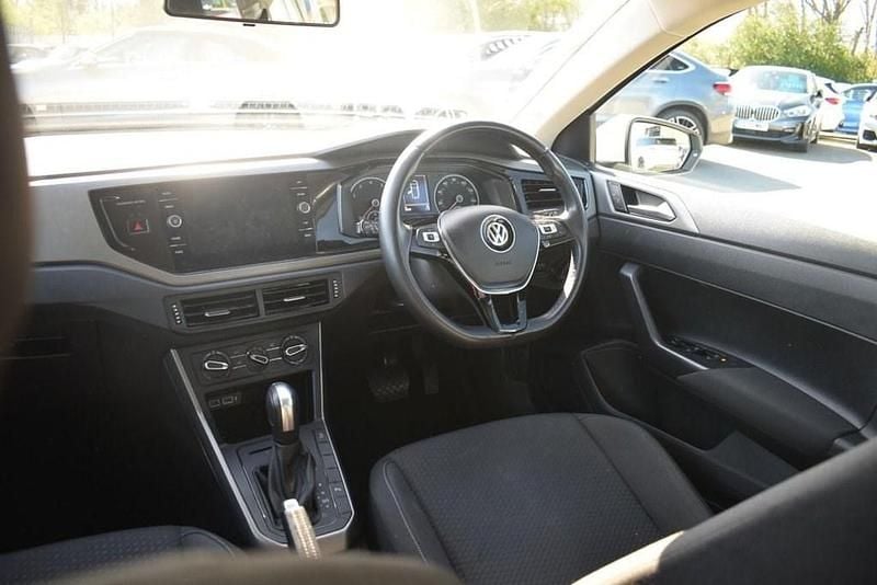 Begagnad VW Polo SE 95 HK (69 kW) 2020 Vit Halvkombi