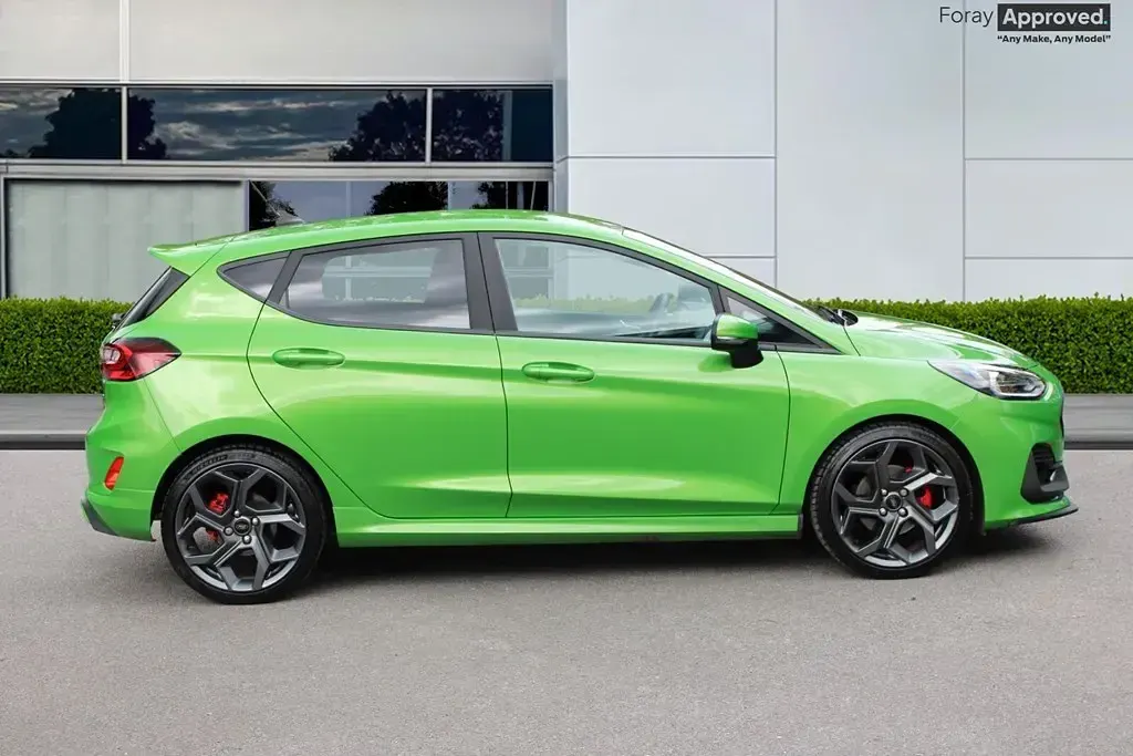 Used Ford Fiesta ST 2023 Mean green Hatchback