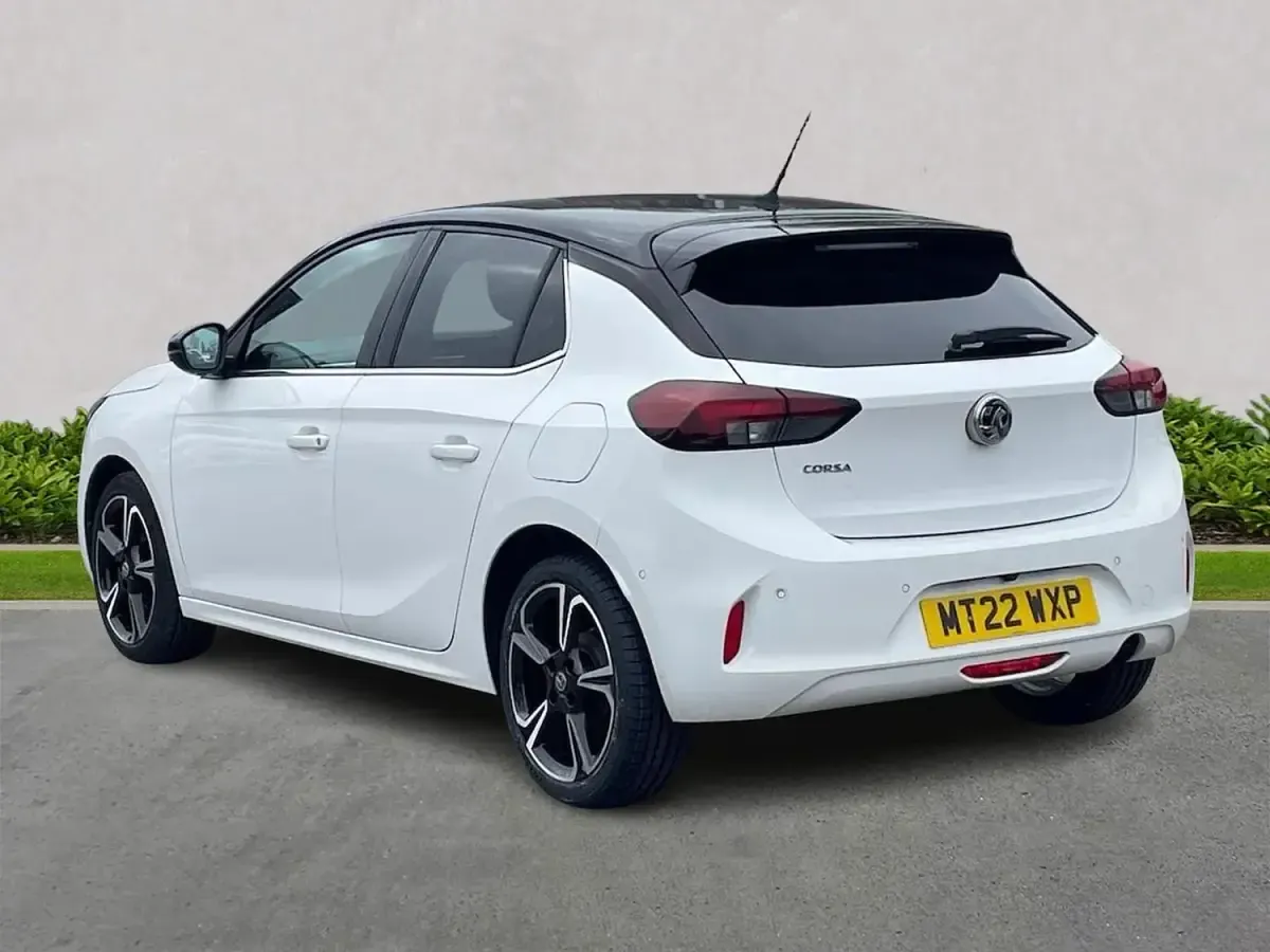 Używany Vauxhall Corsa Edition 75 KM (55 kW) 2022 Biały Hatchback