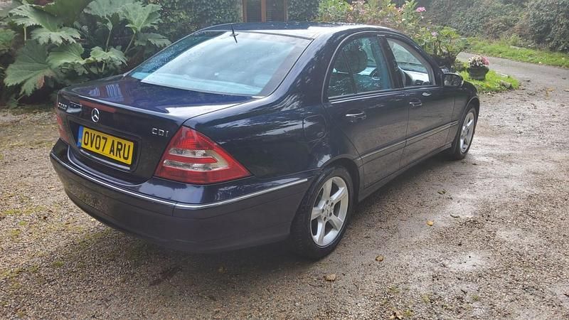 Begagnad Mercedes C220 Avantgarde 2007 Blå Sedan
