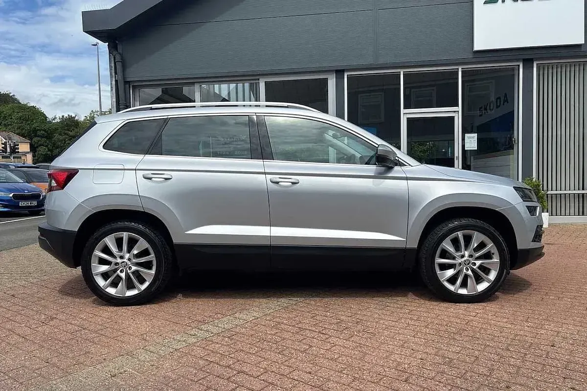 Used Skoda Karoq SE L 150 HP (110 kW) 2019 Brilliant silver metallic SUV