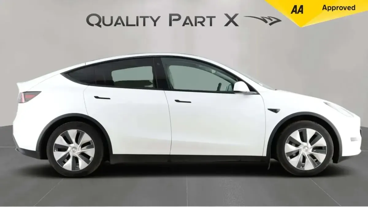 Używany Tesla Model Y RWD 254 kW (346 KM) 2023 Biały SUV