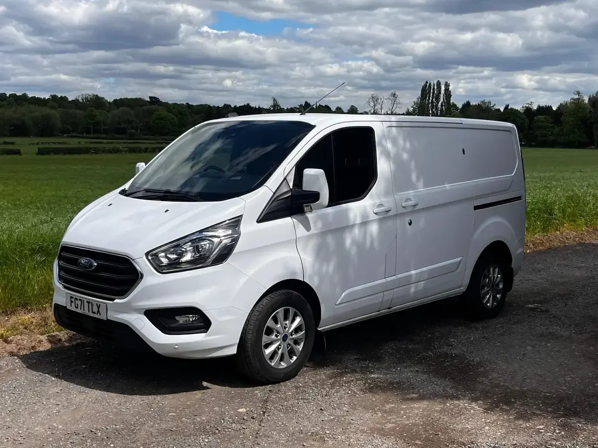 Used Ford Transit Custom Limited 130 HP (95 kW) 2021 White Van