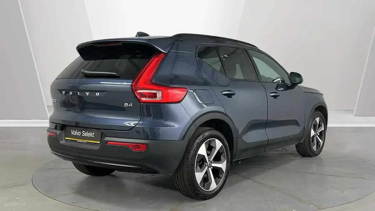 Used Volvo XC40 Plus 194 HP (142 kW) 2025 Blue SUV