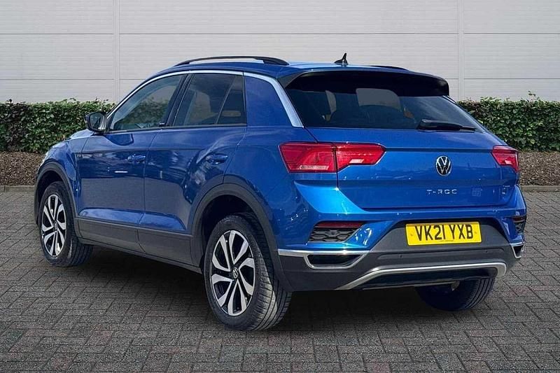 Usado VW T-Roc Active 150 HP (110 kW) 2021 Azul SUV