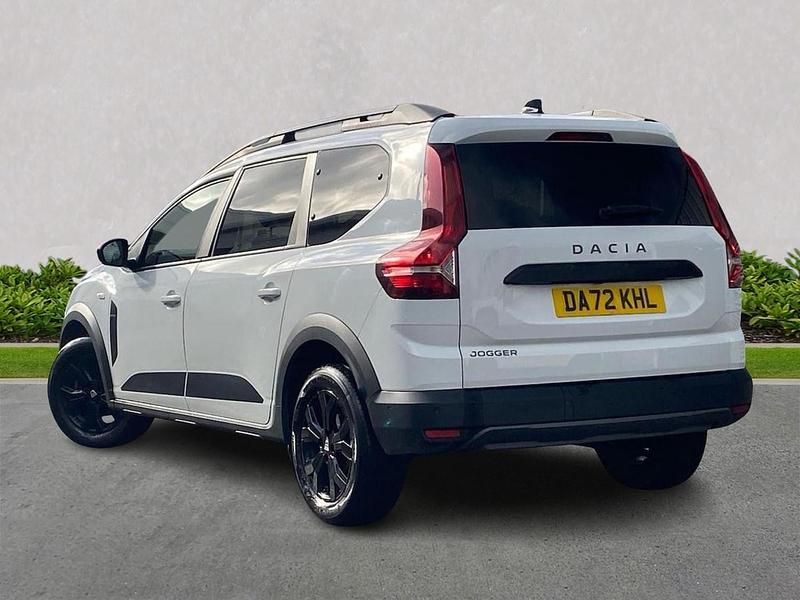 Used Dacia Jogger Extreme 110 HP (80 kW) 2022 White MPV
