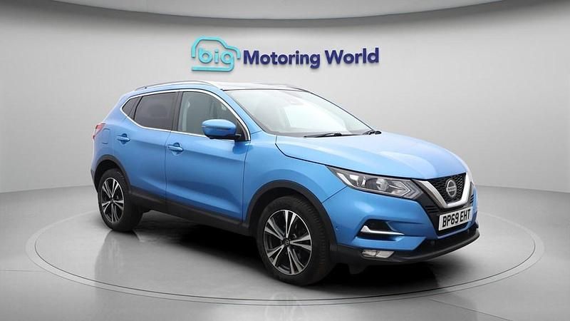 Used Nissan Qashqai N-Connecta 140 HP (102 kW) 2019 Blue SUV