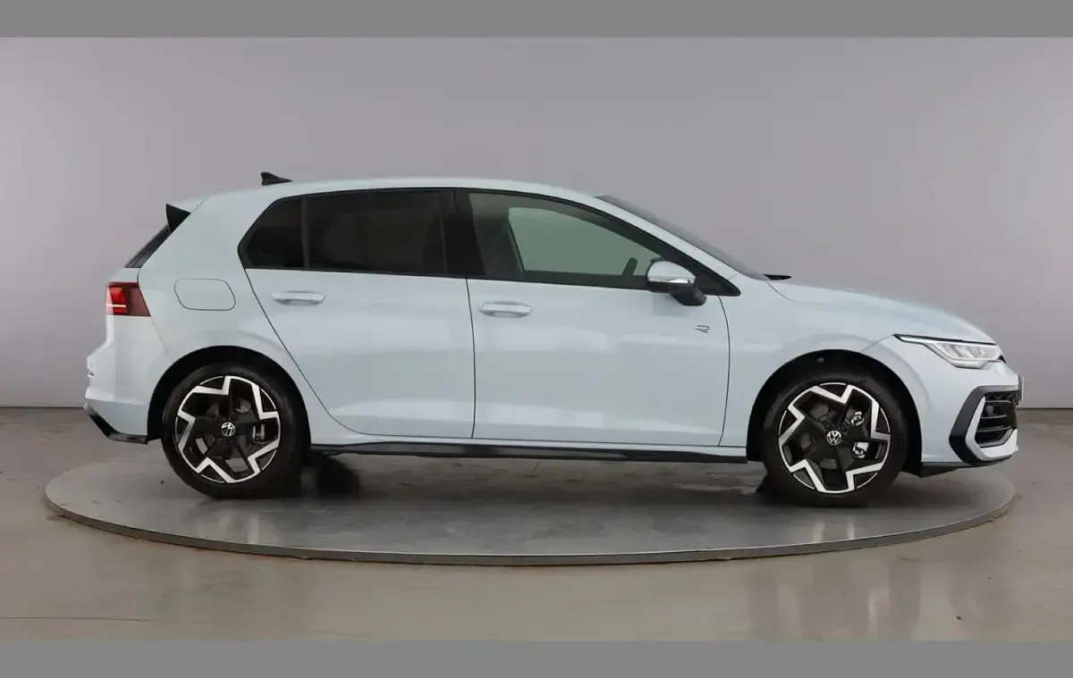 Used VW Golf VIII R-line 147 HP (108 kW) 2026 Blue Hatchback