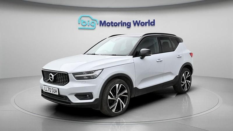 Used Volvo XC40 R-Design Pro 197 HP (144 kW) 2020 Silver SUV