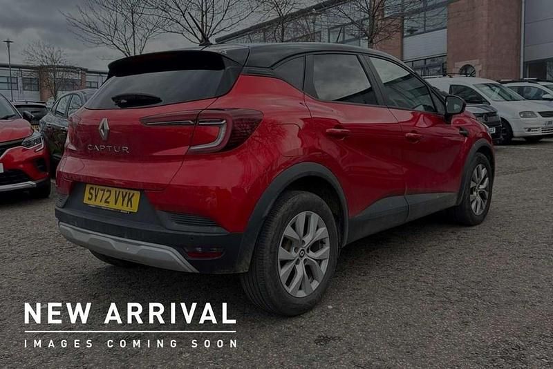 Usado Renault Captur Iconic 91 HP (66 kW) 2022 Vermelho SUV