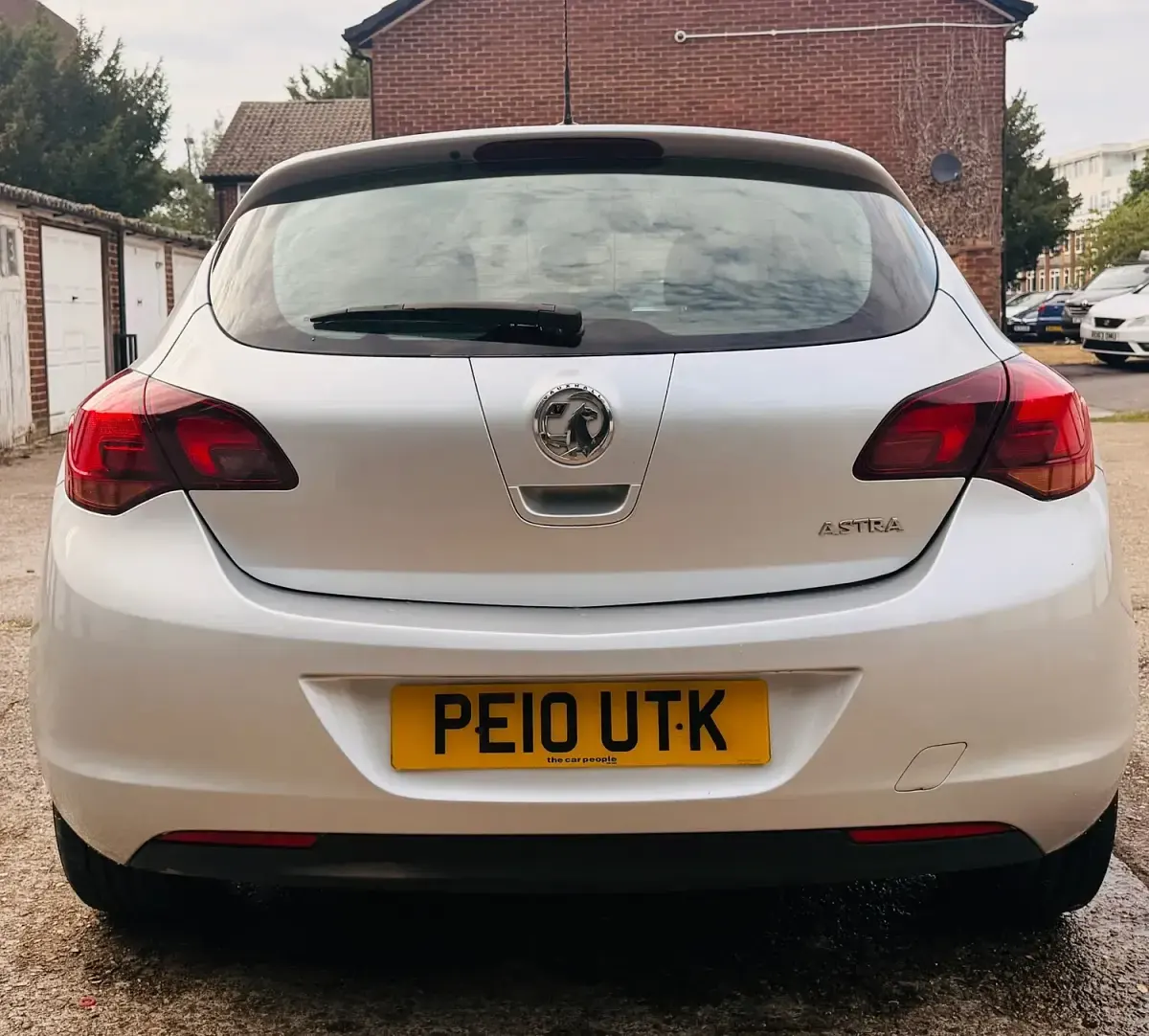 Used Vauxhall Astra Elite 113 HP (83 kW) 2010 Silver Hatchback