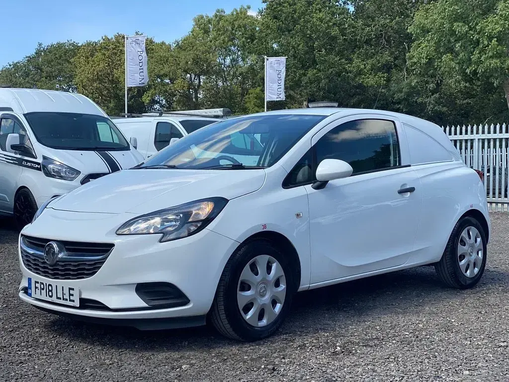 Used Vauxhall Corsa S 2018 White Hatchback
